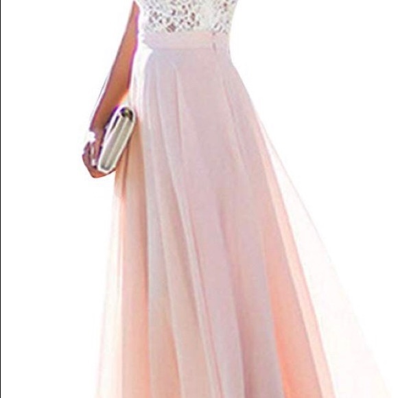 Formal dresses - Picture 1 of 3